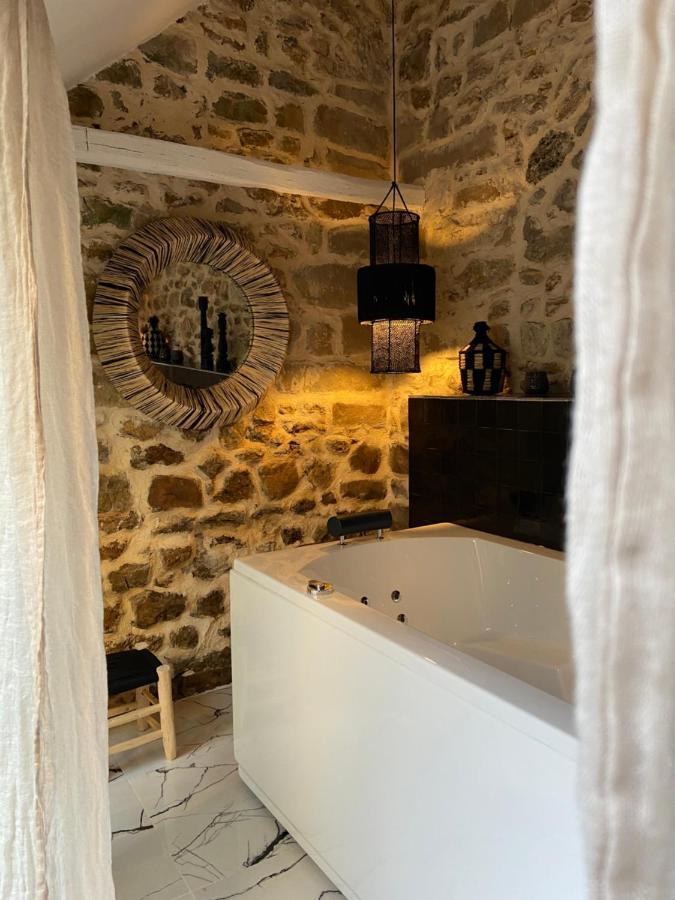 La Planque - Chambres Avec Jacuzzi Fleury-en-Biere Eksteriør billede