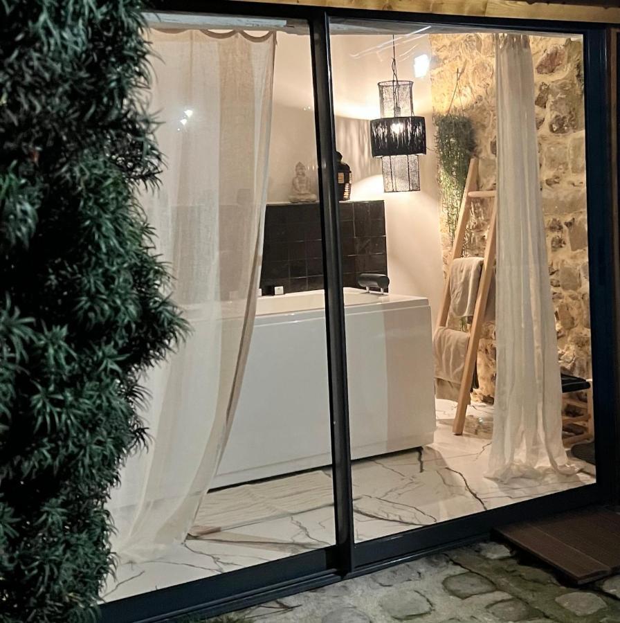 La Planque - Chambres Avec Jacuzzi Fleury-en-Biere Eksteriør billede